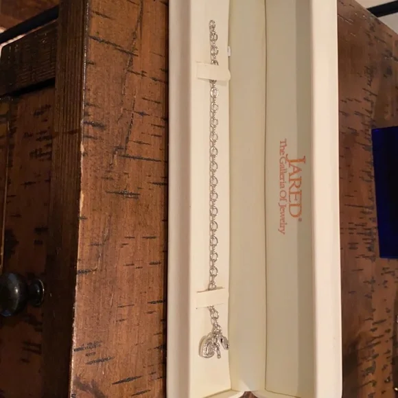 Authentic Jared Jewelry - beautiful charm bracelet. - Picture 4 of 11